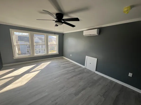 408 W Grayson St #2, Galax, VA 24333