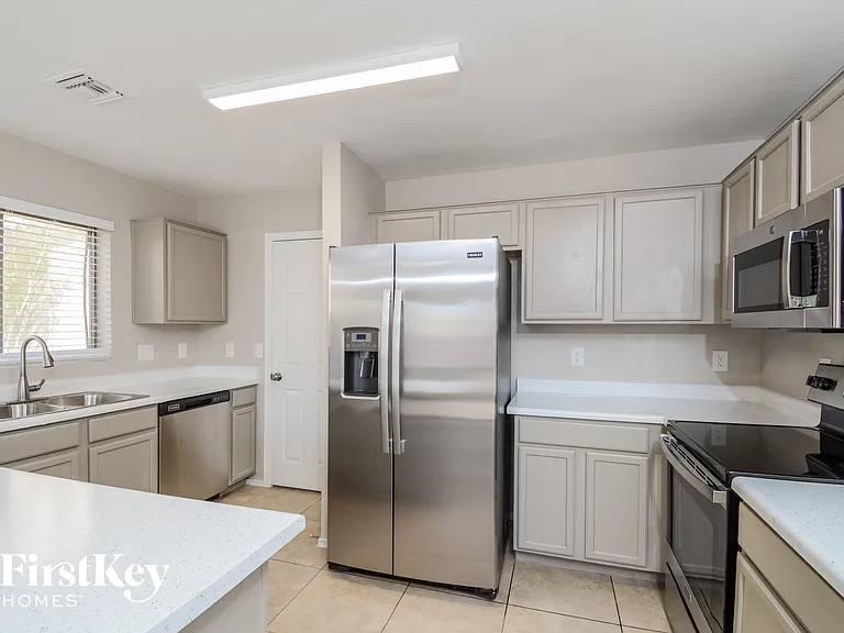 3131 W Jessica Ln — Photo 4