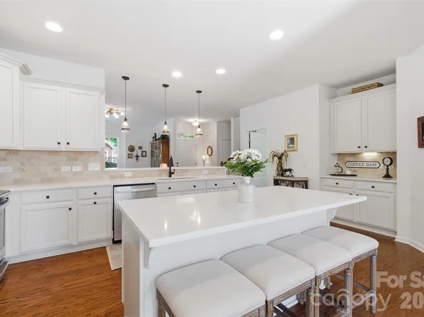 22237 Market St, Cornelius, NC 28031