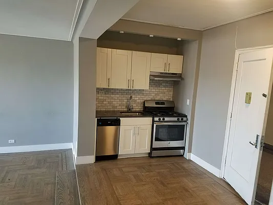 Rented by Bruma Realty LLC | media 14