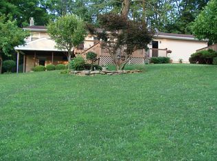 6607 Crown Ln, Zionsville, PA 18092