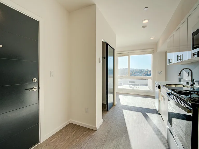 Viola Apartments — Photo 44