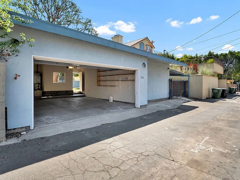 624 15th St — Photo 35