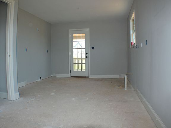 3rd image of 1009 Harding Dr