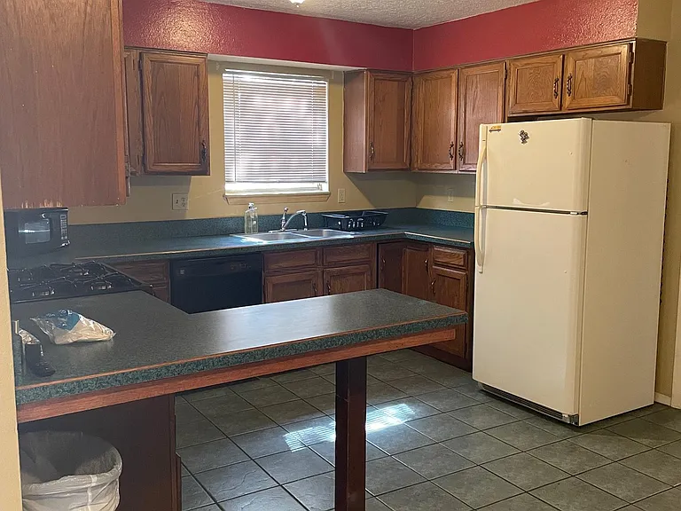 1280 La Fonda Dr — Photo 1