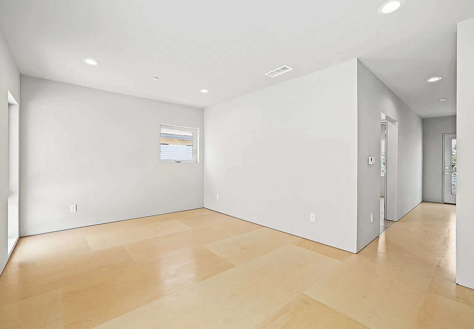 2 bed, 1000 sqft, $3,280 — Photo 3
