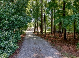 8 Gay Lynn Dr, Poquoson, VA 23662