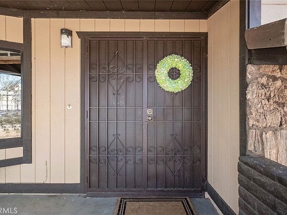 3rd image of 984 Pinon Rd