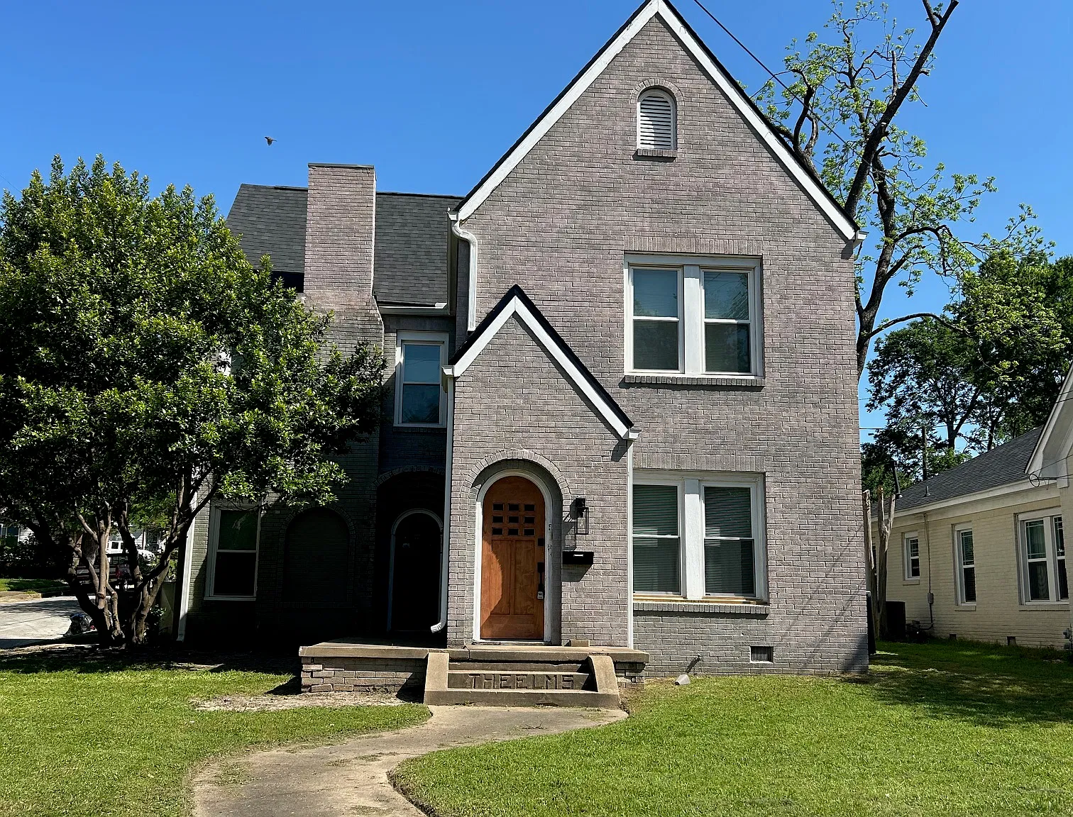 2 bed, 1100 sqft, $1,250 — Photo 1