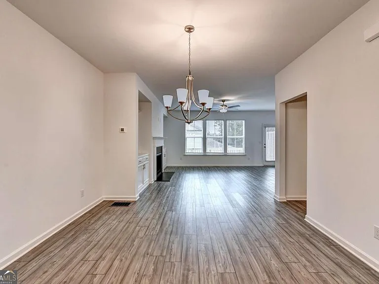 477 Danville Ave — Photo 18