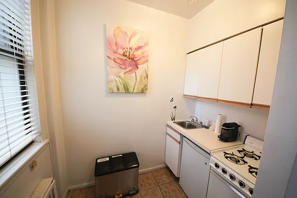 Rented by Waverly Realty Associates | media 10