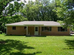 6215 E Roselyn Dr, Mooresville, IN