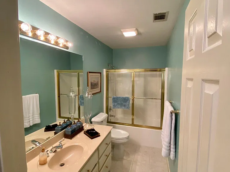 1918 Cherrybend Dr — Photo 18