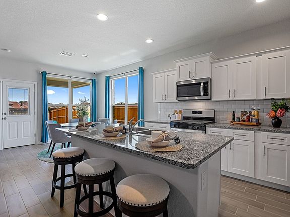 5th image of 1413 Wellford Rd