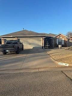 1st image of 525 NW 172nd Pl