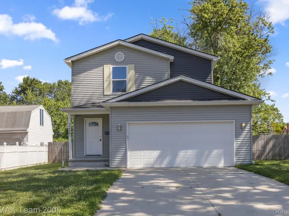 30904 Elmwood St, Garden City, MI 48135