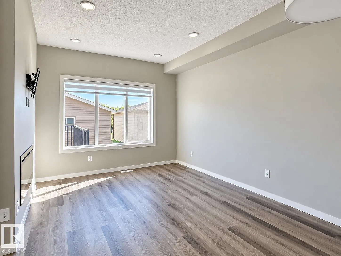 4 bed, 3.0 bath, 1783 sqft, $2,500 — Photo 3