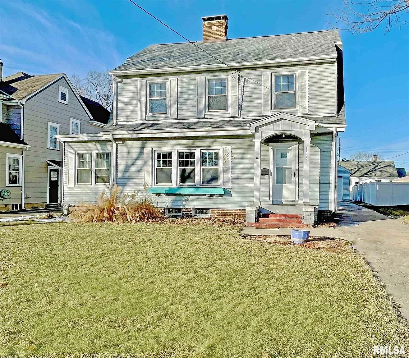 3305 N Sheridan Rd photo 1