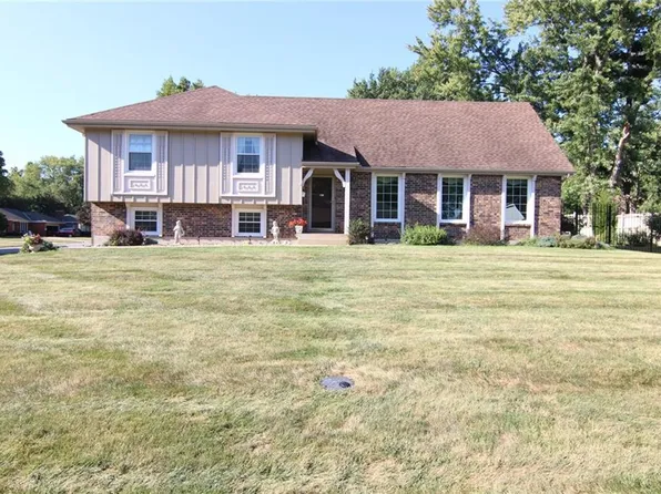 10403 W 53rd St, Shawnee, KS 66203