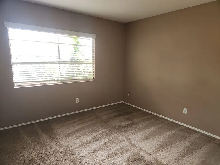 4330 W Royal Palm Rd — Photo 10