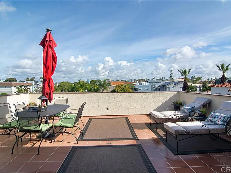 911 E Ave #301 — Photo 14