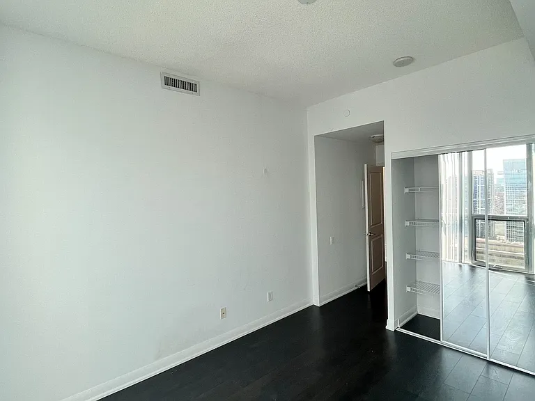 5162 Yonge St #2512 — Photo 21