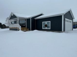 1302 Windridge Ln, Fremont, MI 49412