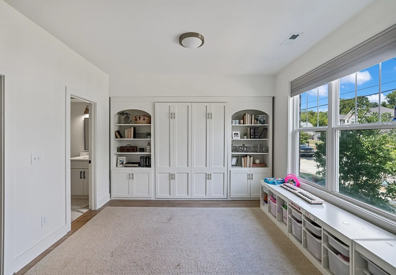 3 bed, 3.5 bath, 1897 sqft, $3,000 — Photo 3