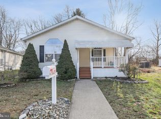 6 Circle Dr, Hightstown, NJ 08520