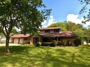 312 Southern Oaks Dr, Lake Jackson, TX 77566