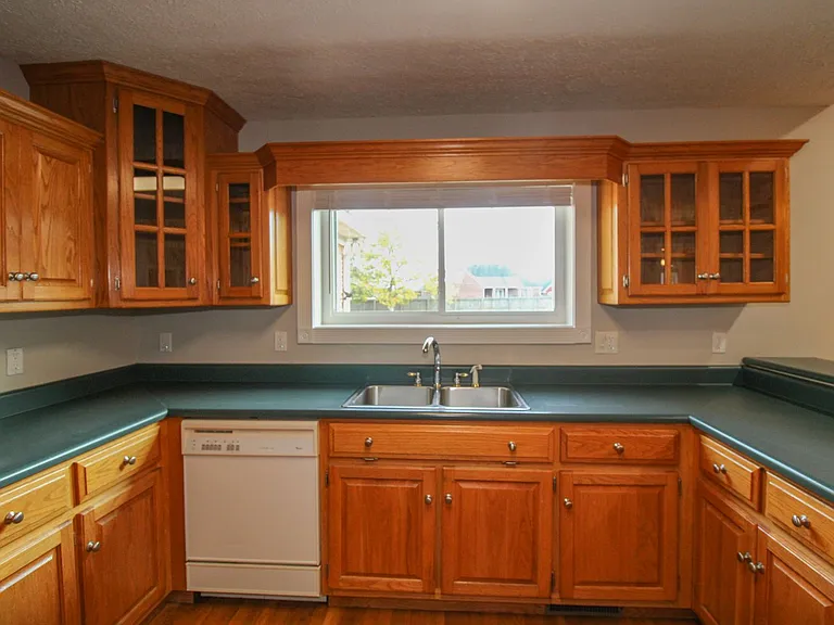 17524 Martin Dr — Photo 12