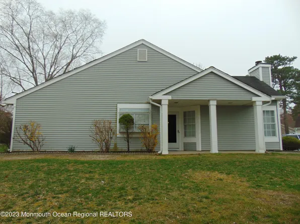889A Stratford Court, Manchester, NJ 08759