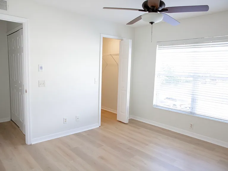 9426 Charlesberg Dr — Photo 11