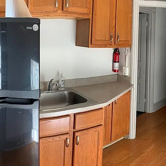 1st image of 172 N Charlotte St APT 1