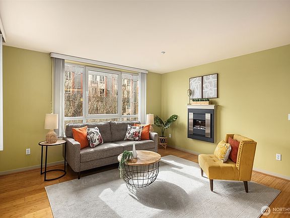 4th image of 1530 NW Market Street #401