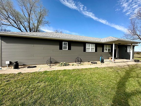 3rd image of 4097 S 110th Road