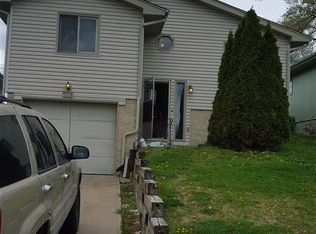 5618 S 48th St, Omaha, NE 68117