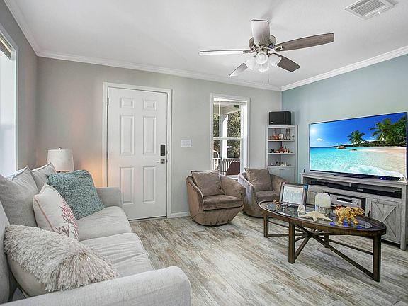 5th image of 1421 Flora Lee Dr