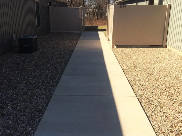 1243 Florence Ave Unit 2, Pekin, IL 61554