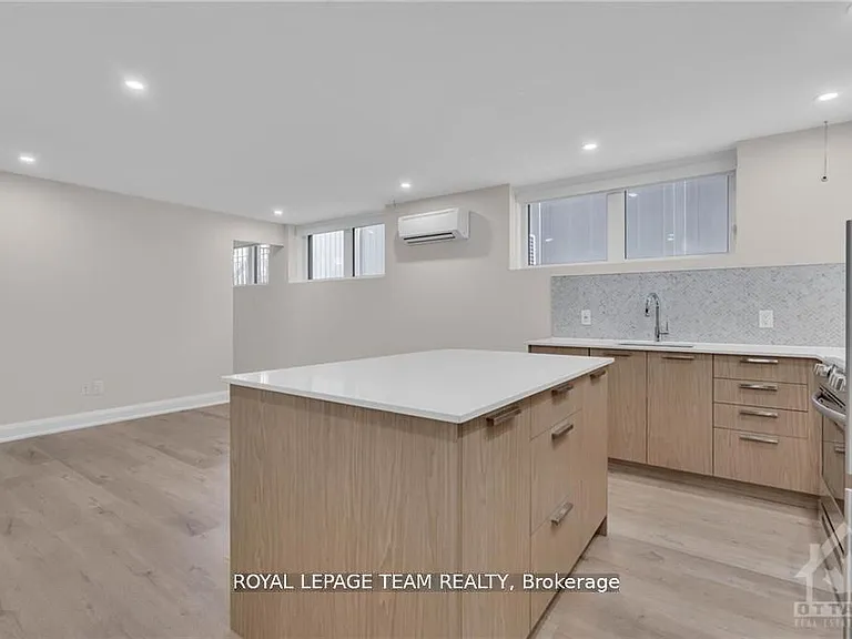58 Florence St #8 — Photo 4