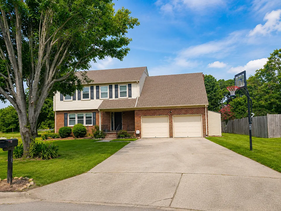 30 Windy Point Dr