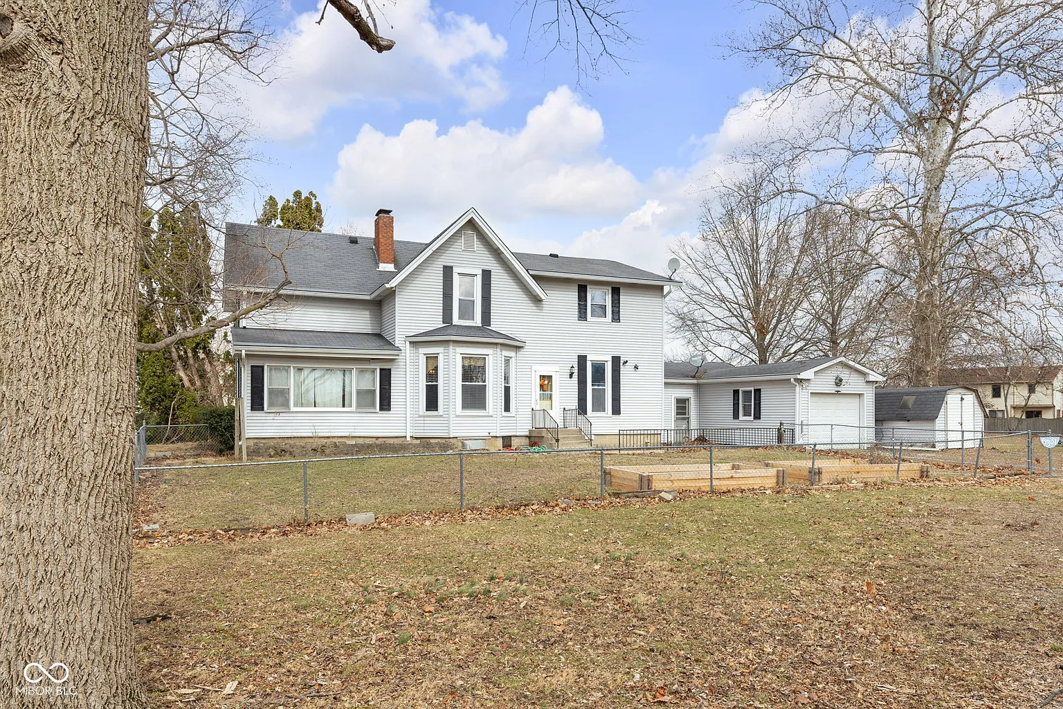 6331 Zionsville Rd photo 1