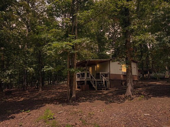 2nd image of 40 Ponca Rd