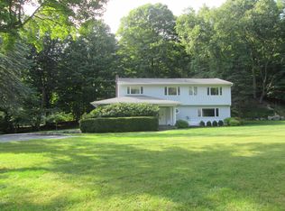 414 Roaring Brook Rd, Chappaqua, NY 10514