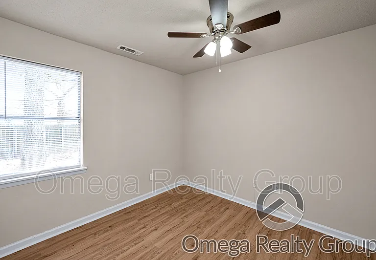 The Cove Apartments — Photo 30