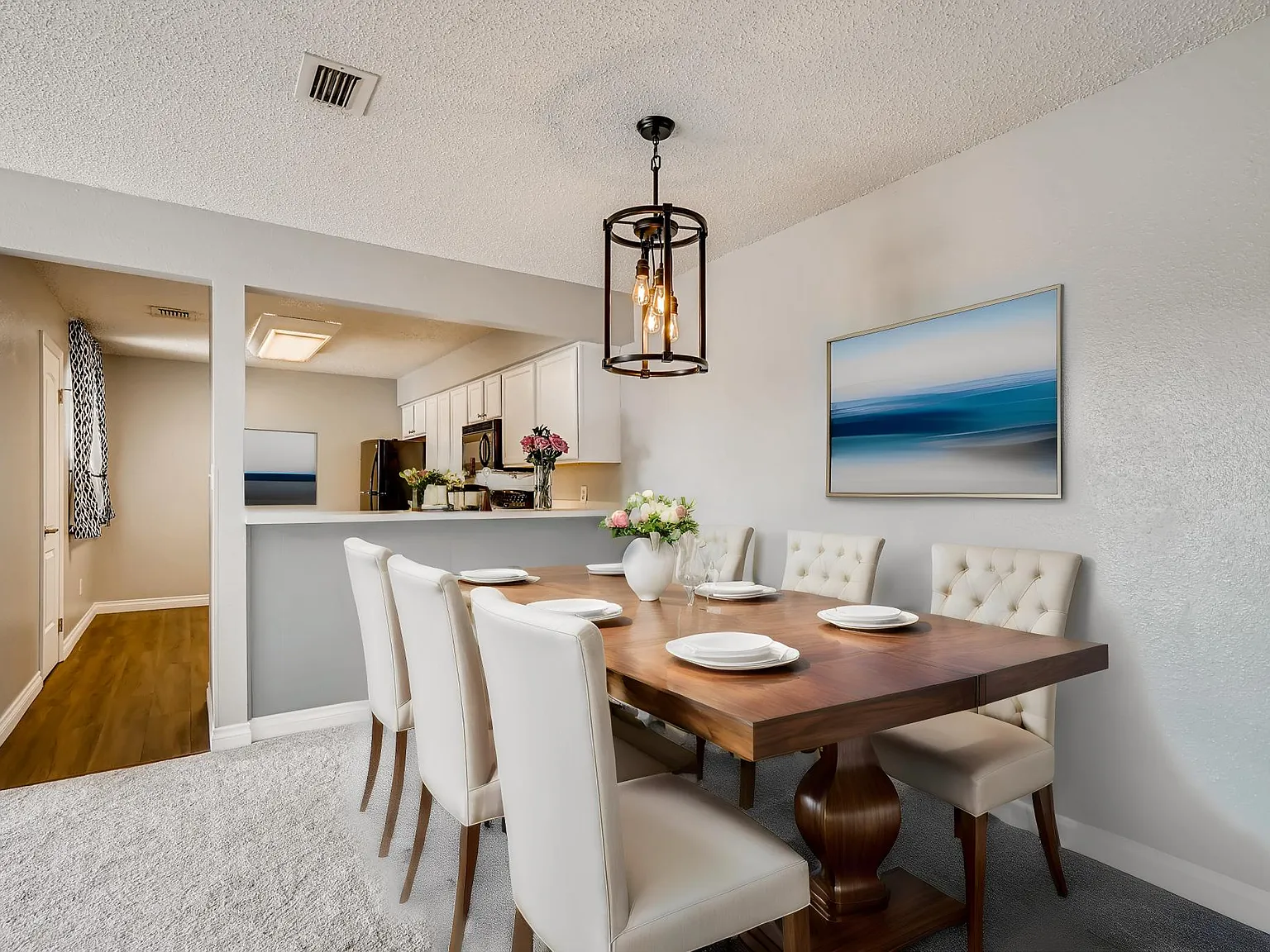 3 bed, 1345 sqft, $2,200 — Photo 3