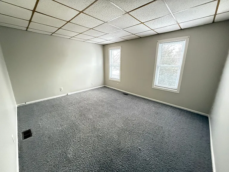 508 N State St — Photo 11