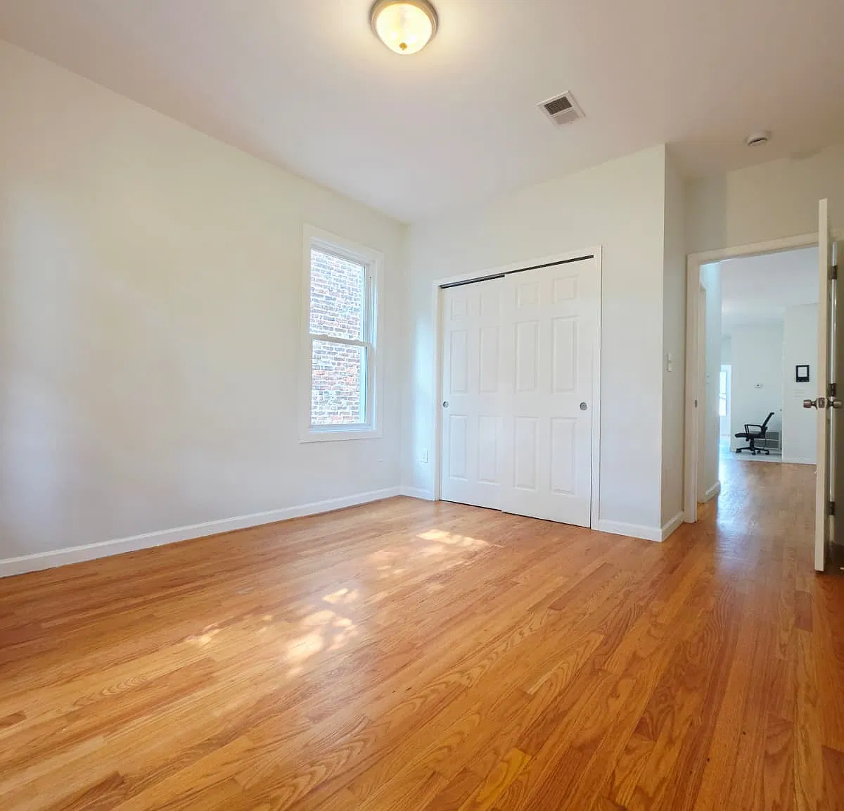 2 bed, 800 sqft, $1,995 — Photo 2