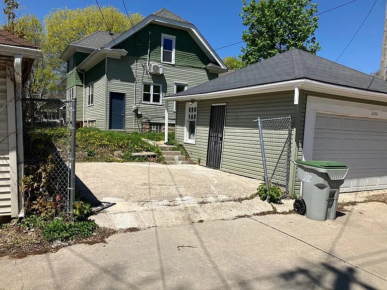 2330 N 47th St — Photo 36