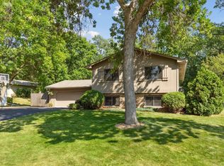 6920 Crest Dr, Maple Grove, MN 55311